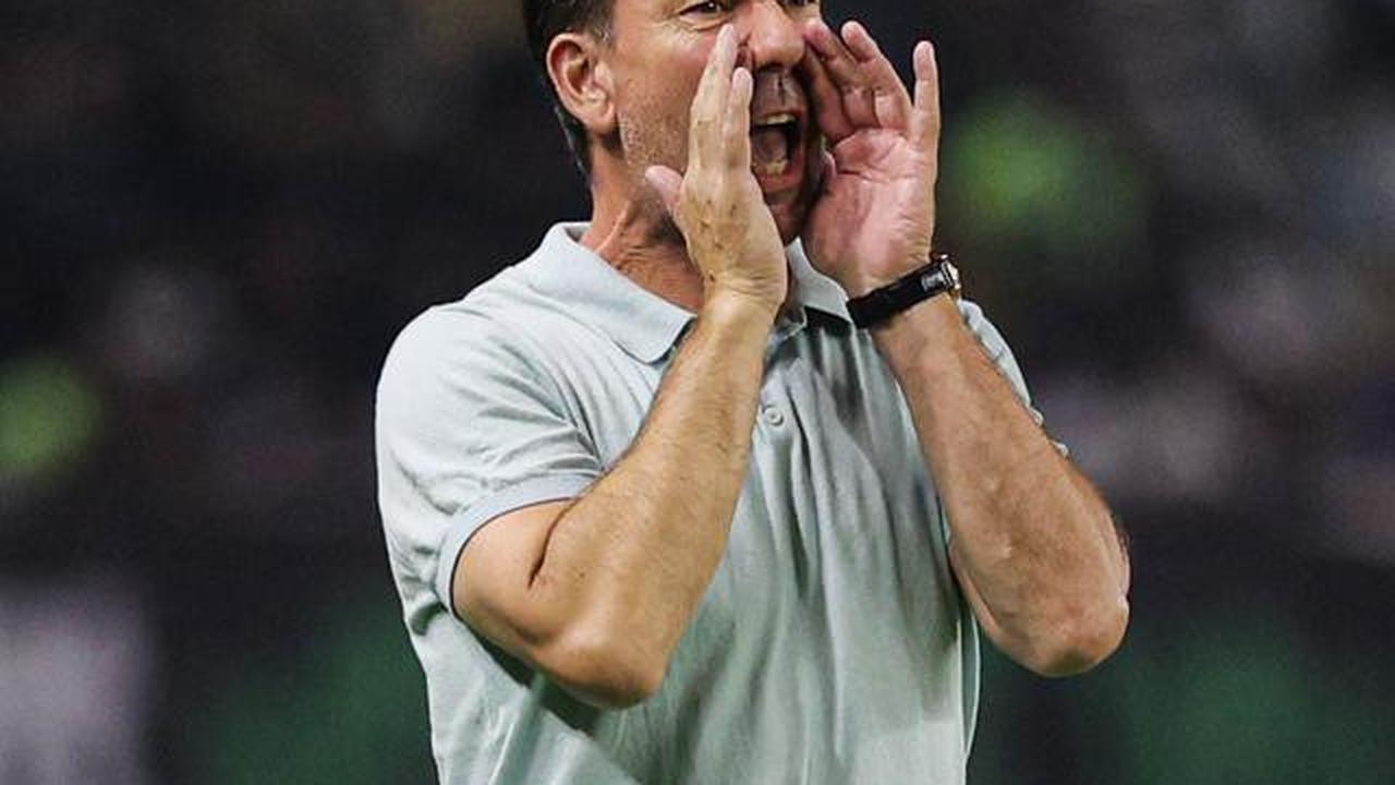 BRI Super League: Jean-Paul van Gastel Kecewa Berat PSIM Ditahan Persis di Derbi Mataram