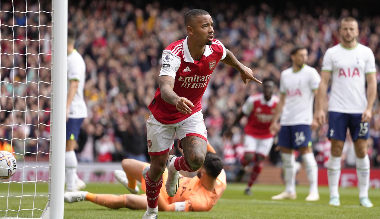 Gabriel Jesus. Striker Brasil berusia 25 tahun ini langsung tampil on-fire di musim 2022/2023, musim pertamanya berseragam Arsenal usai meninggalkan Manchester City. Hingga pekan ke-10 ia telah mencetak 5 gol dan 4 assist dari total 9 laga di Liga Inggris musim 2022/2023. (AP/Kirsty Wigglesworth)