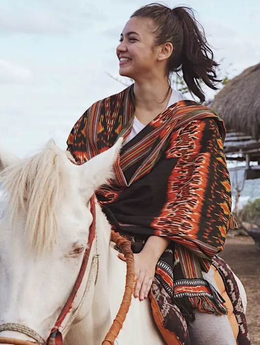 (Instagram/angelagilsha)