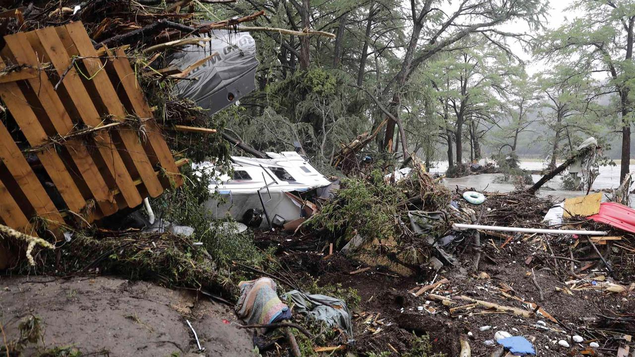 FOTO: Banjir Bandang Terjang Texas, 24 Orang Tewas dan Puluhan Hilang
