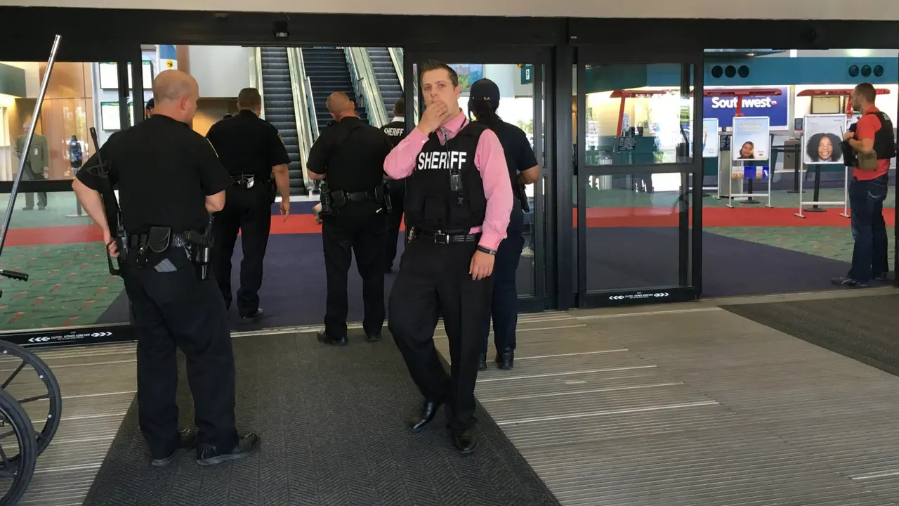 Serangan penusukan di sebuah bandara di Michigan AS