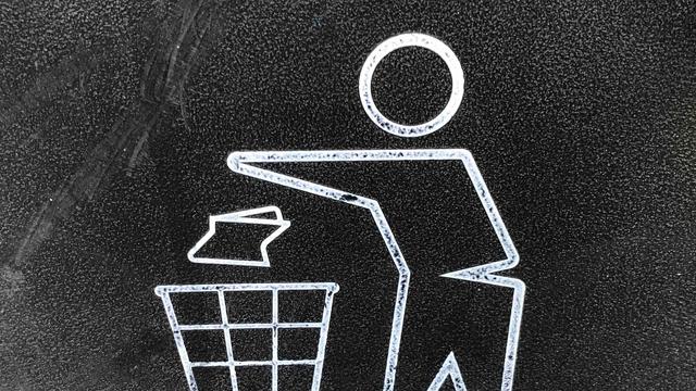 Ilustrasi buang sampah