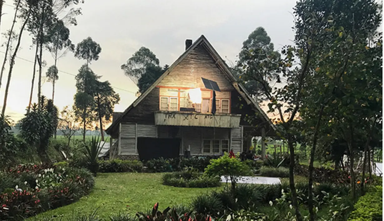 Meski tidak pernah mengalami kejadian mistis saat menjalani syuting, namun Tara Basro memiliki alasan lain sehingga ia enggan ke rumah tempat syuting di daerah Pengalengan, Bandung, Jawa Barat itu. (Instagram/tarabasro)