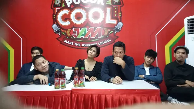 Maliq & D'Essentials