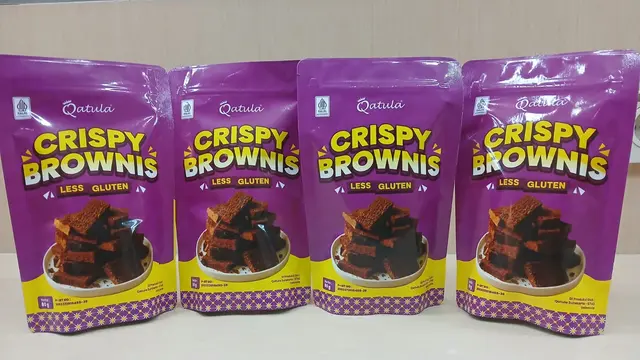 UMKM Qatula Solo yang melahirkan produk camilan dari bekatul jagung, salah satunya brownies crispy