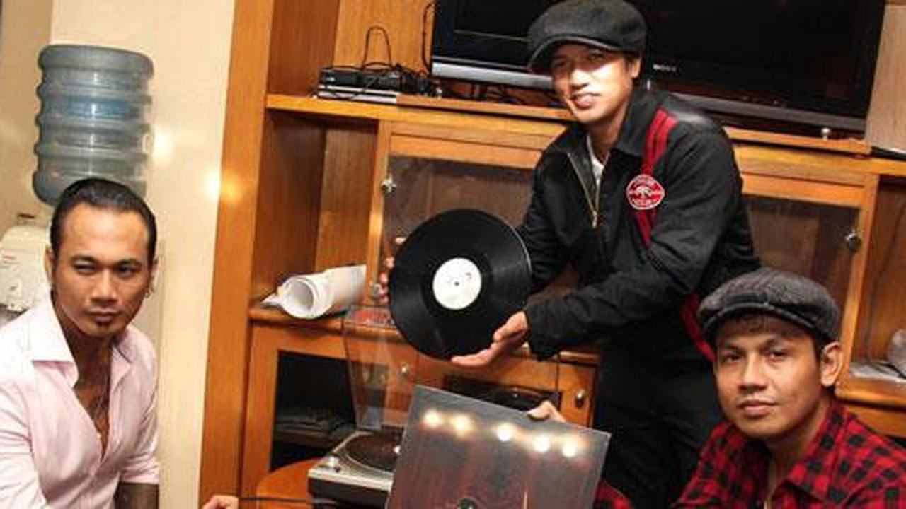 17 tahun, SID rilis piringan hitam terbaik