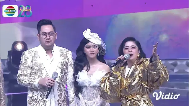 Dewi Perssik dan Nassar Memuji Sridevi