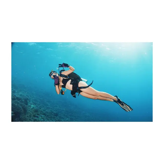 Nia Ramadhani menyelam di Labuan Bajo (Instagram/ramadhaniabakrie)