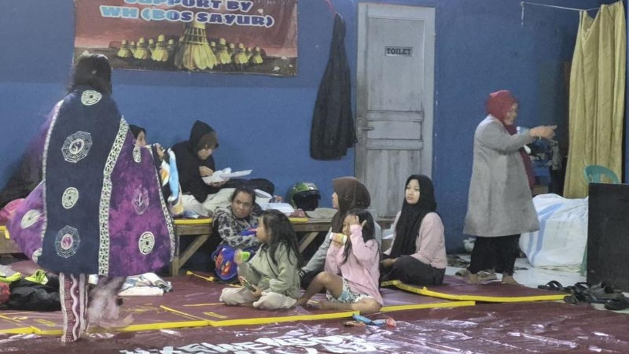 Kebutuhan Mendesak Pengungsi Longsor Cisarua: Bayi dan Korban Hilang Menanti Uluran Tangan