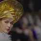 Penampilan Paula Veerhoeven saat di ajang Arab Fashion Week di Dubai (dok.YouTube/ Baby Kiano Tiger Wong)