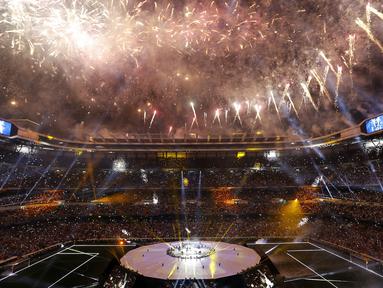 Suasana Stadion Santiago Bernabeu saat merayakan keberhasilan Real Madrid raih gelar ke-12 Liga Champions di Madrid, Spanyol (04/06/2017). Real Madrid menjadi juara usai mengalahkan Juventus 4-1. (AP/Francisco Seco)