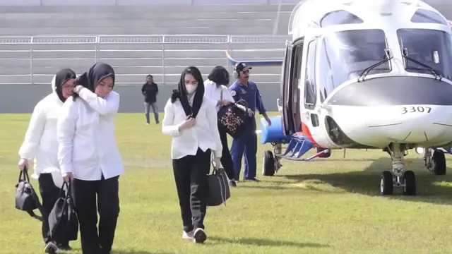 Arumi Bachsin temani Iriana Jokowi (YouTube/Arumi Bachsin)