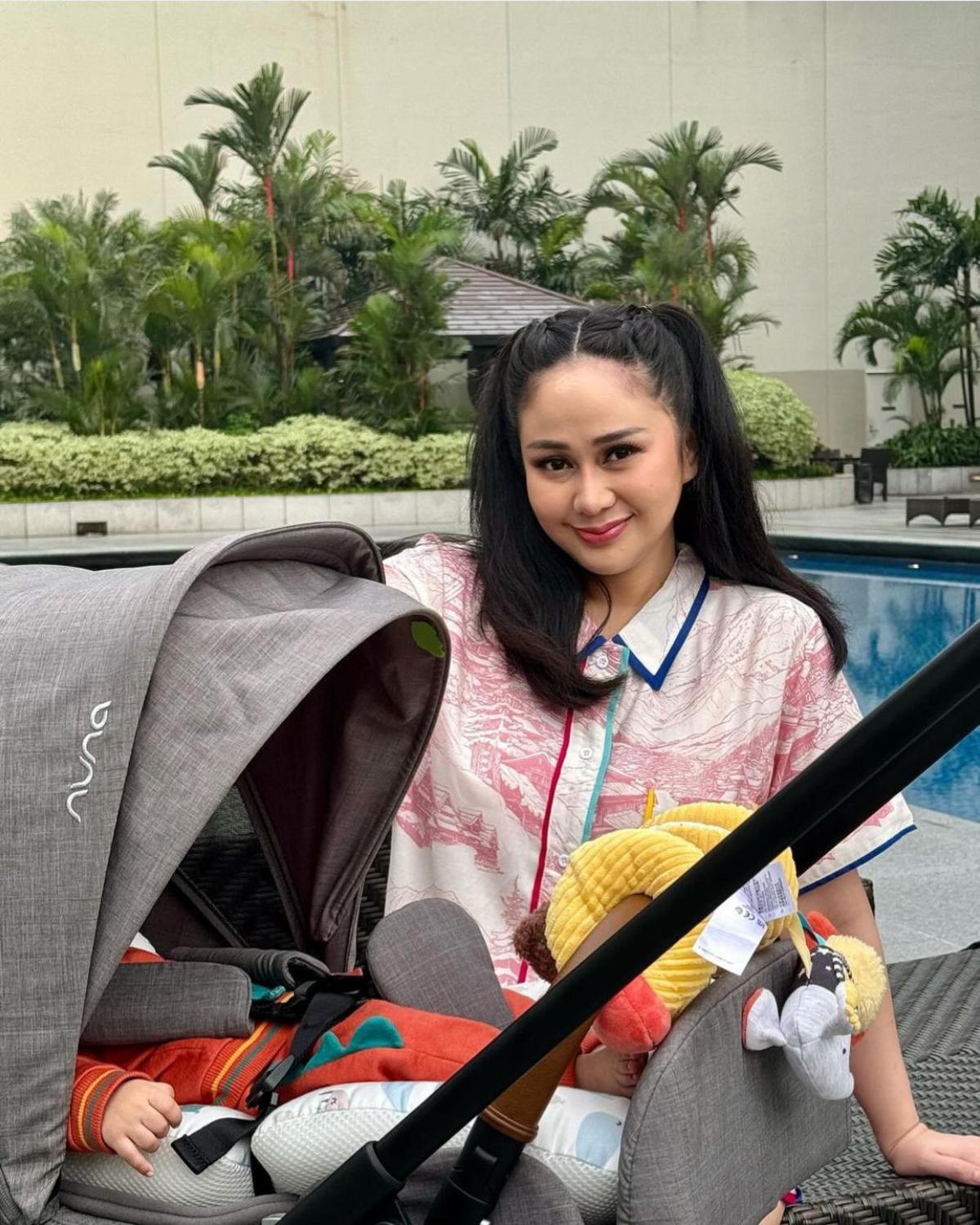 Denise Chariesta Taubat Nyinyir Usai Dibaptis, Awal Perubahan Hidup Demi Anaknya