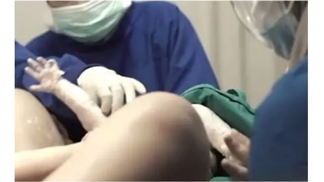 6 Momen Persalinan Anak Kedua Caca Tengker, Penuh Perjuangan dan Haru