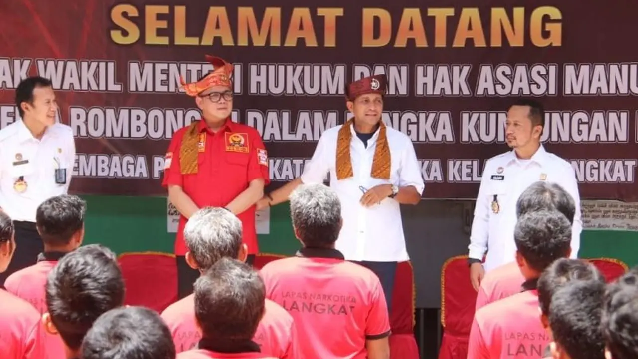 Wakil Menteri Hukum dan Hak Asasi Manusia (Wamenkumham) Edward OS Hiariej saat berkunjung ke Lapas Binjai, Lapas Narkotika Langkat, Lapas Pemuda Langkat, Rutan Tanjung Pura.