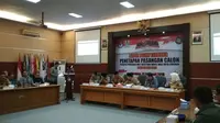 Rapate pleno terbuka KPU Kota Cirebon menetapkan dua pasangan calon akan bertarung di Pilkada Bersama 2018 (Liputan6.com / Panji Prayitno)