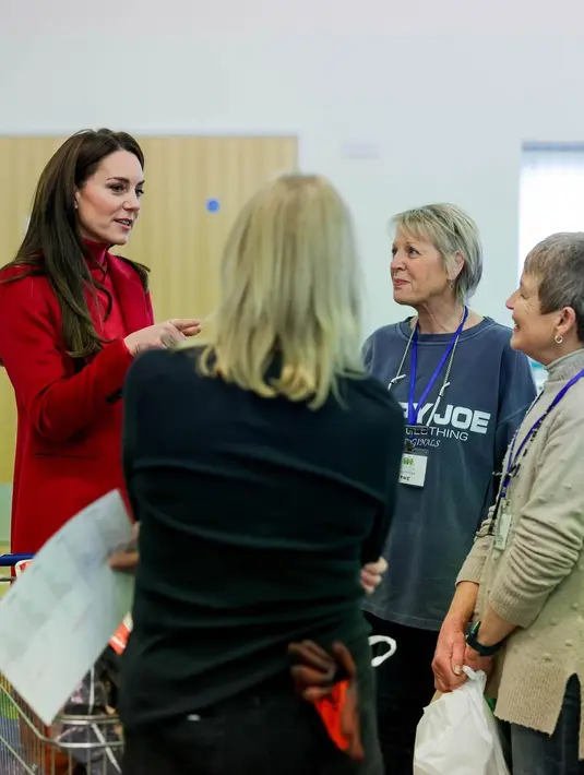 Gaya beach wave dengan aksen ramping dan lurus jadi eksperimen terbarunya [instagram/princeandprincesswales]