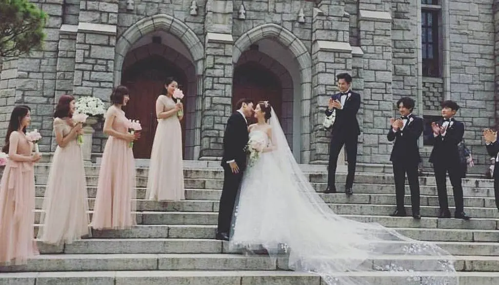 Eric Shinhwa dan Na Hye Mi menikah [foto: instagram.com]