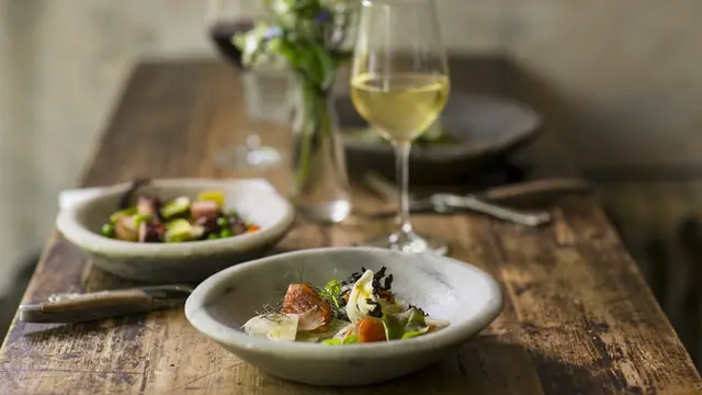 Ilustrasi makan siang