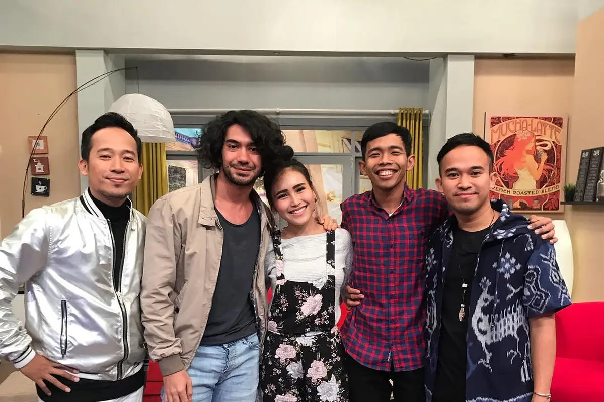 [Bintang] Ayu Ting Ting