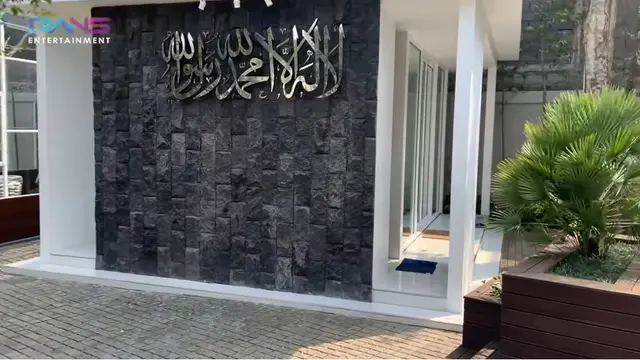 Jemput Raffi Ahmad Pakai Jet Pribadi, Ini Potret Rumah Mewah Crazy Rich Malang