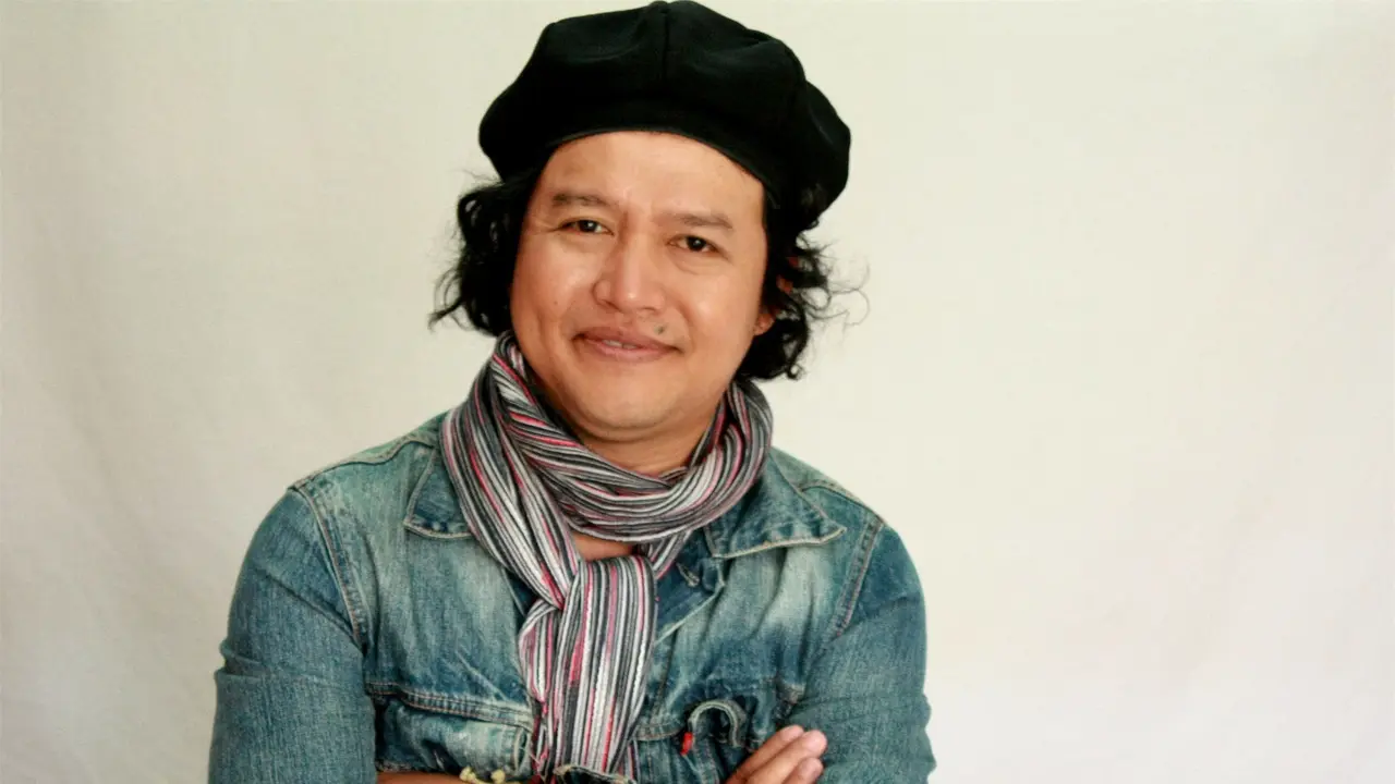 Mau Jadi Penulis Terkenal? 8 Novelis Ini Perlu Kamu Perhatikan