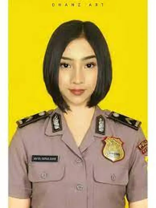 6 Editan Pasfoto Artis Jadi Polisi Ini Bikin Tepuk Jidat