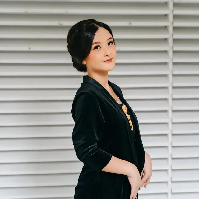 Potret 6 Anak Penyanyi Era 90-an yang Beranjak Dewasa, Makin Mirip Sang Bunda