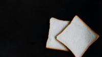 Seorang lelaki berusia 12 tahun fobia makanan selama 10 tahu dengan hanya makan roti (dok.unsplash)
