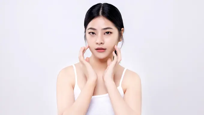 5 Kandungan Skincare yang Bisa Bikin Wajahmu Lebih Cerah dalam Seminggu - Cover