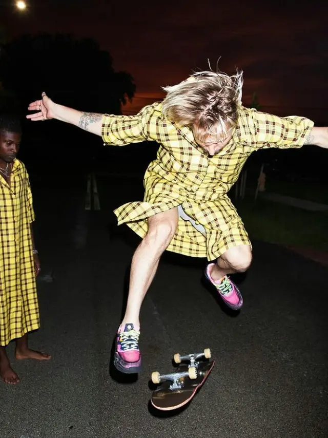 Stylist Post Malone Rilis Koleksi Dress untuk Pria, Begini Penampakannya