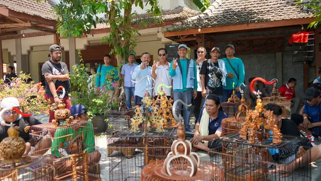 Para pencinta burung berkicau yang tergabung dalam komunitas Pelestari Burung Indonesia (PBI) Cabang Bojonegoro, menyatakan dukungan penuh dan siap memenangkan Calon Bupati (Cabup) nomor urut 2, Setyo Wahono di Pilkada 2024 (Istimewa)