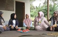 Mengenal Bank Emok: Disukai Emak-Emak dan Ditakuti Bapak-Bapak