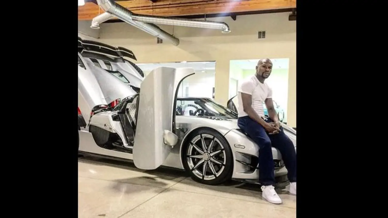 Gelarnya Dicabut, Mayweather Tetap Beli Mobil Baru