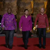 Penampilan sejumlah pemimpin dan delegasi G20 yang menghadiri Gala Dinner  KTT G20 disorot.