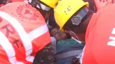Inilah detik-detik ketika tim penyelamat dari India berhasil menemukan dan menyelamatkan seorang wanita yang terkubur selama 50 jam akibat gempa Nepal
