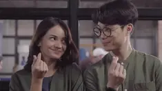 Enzy Storia dan Dikta memang sering jadi pasangan favorit banyak orang. Padahal keduanya diketahui sudah bersahabat sejak lama. Namun tak sedikit orang yang mendukung keduanya untuk memiliki ikatan istimewa lebih dari sebatas teman. (Liputan6.com/IG/@diktaenzymania)