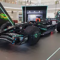 LEGO Group menghadirkan pengalaman pit stop di Senayan City, Jakarta, menampilkan model LEGO® Technic® Mercedes-AMG F1 W14 berukuran mobil asli. Acara ini juga dilengkapi dengan berbagai aktivitas seru. 
