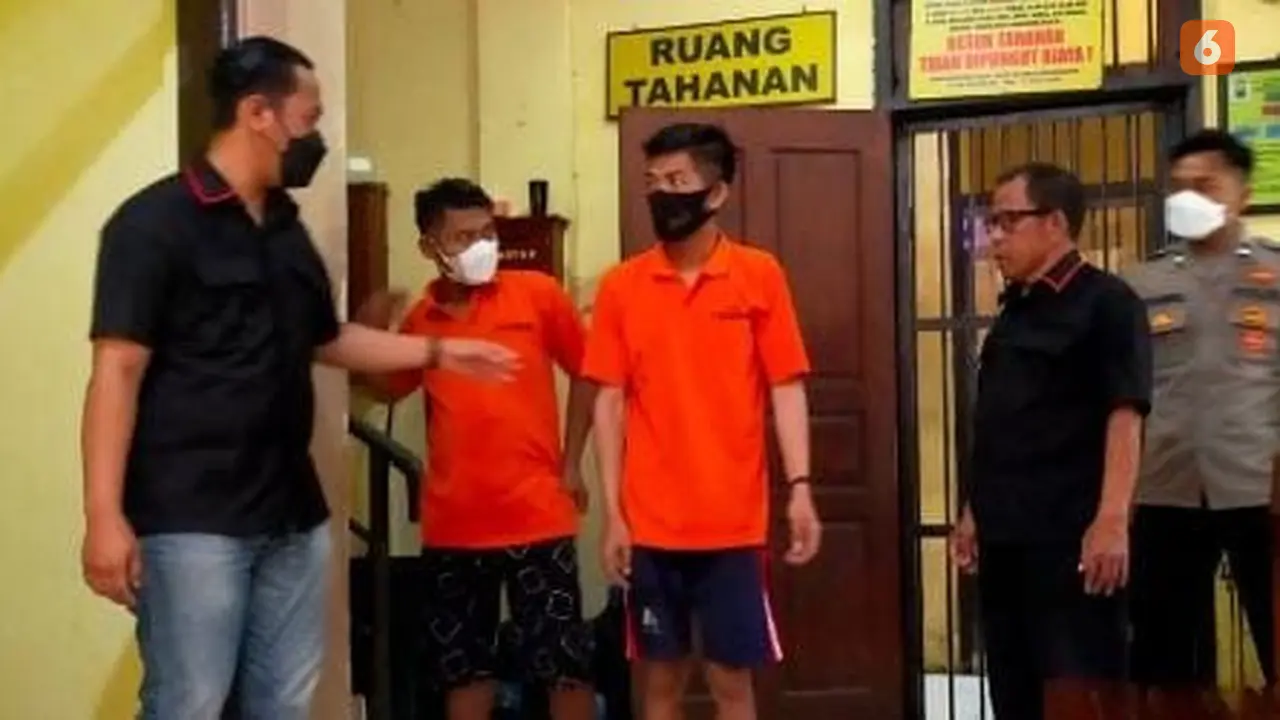 Seorang perangkat desa terlibat aksi pencurian (Liputan6.com/Dok: Polres Pasuruan)