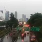 pasca hujan membuat jalan menjadi padat merayap. Seperti jalan dari Menteng, Jakarta Pusat menuju Mampang, Jakarta Selatan. (Liputan6.com/Alung)