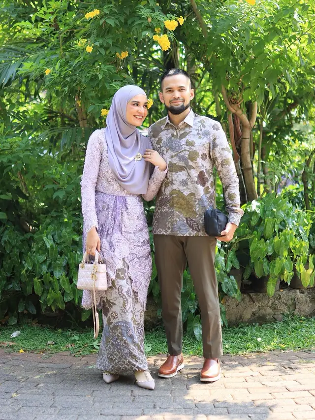 Adu Gaya Serasi Shireen Sungkar-Teuku Wisnu dan Zaskia Sungkar-Irwansyah Saat Kondangan dengan Busana Couple