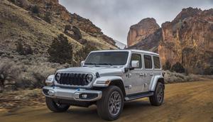 Jeep kembali menarik dua model elektrifikasi mereka akibat mesinnya (Jeep)