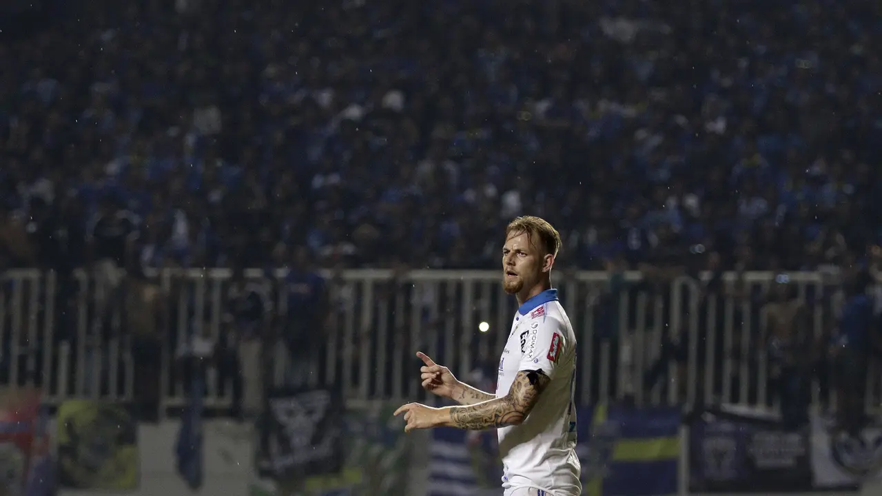 Tira Persikabo vs Persib Bandung