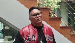 Badai eks Kerispatih menguak perjalanannya menyaring para peserta Band Academy Indosiar di kota-kota besar. Kemampuan para peserta amat mumpuni.