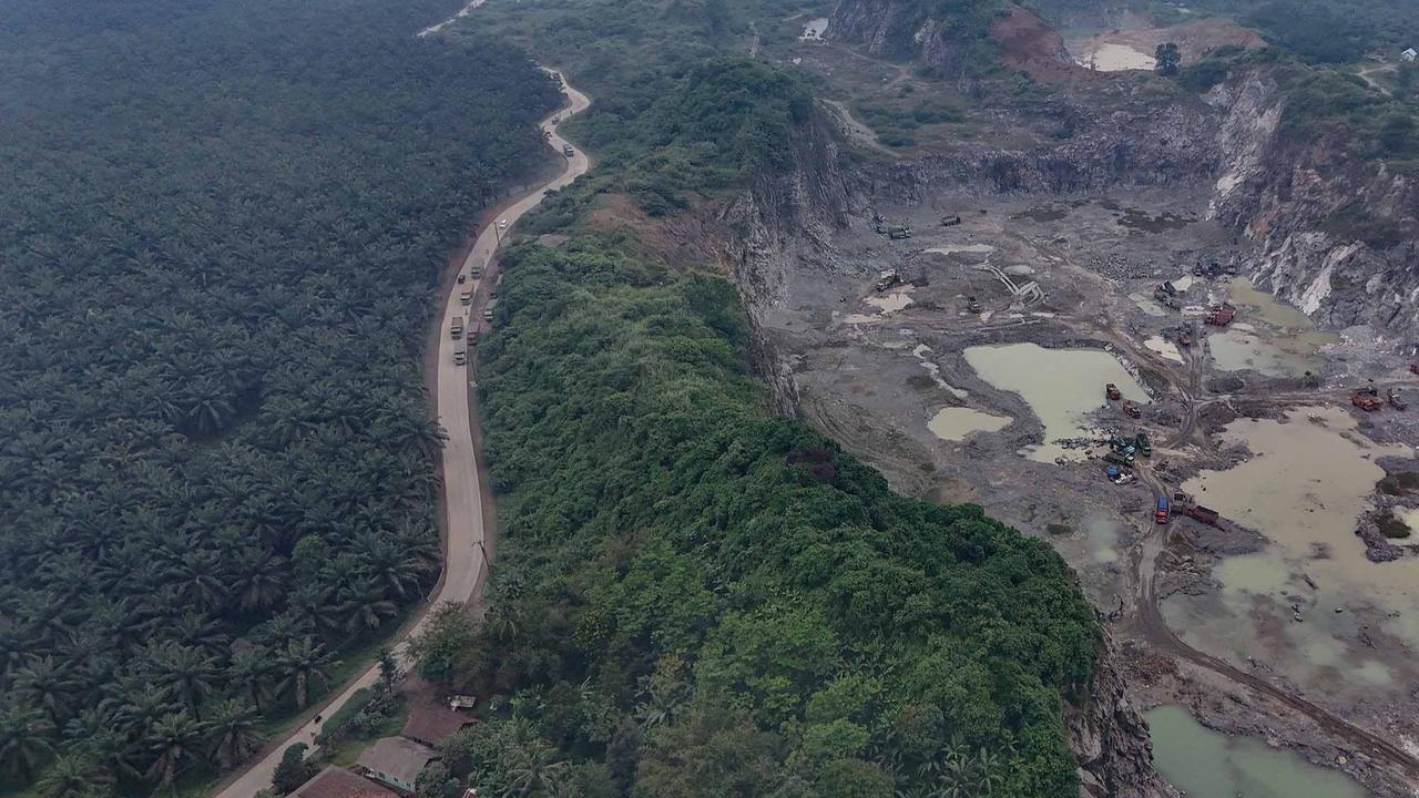 FOTO: Pemerintah Pertimbangkan Tarik Kewenangan Tambang Galian C ke Pusat