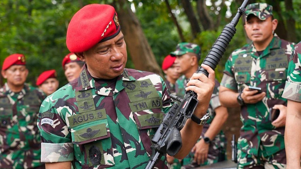 "Kita berdoa semua atas nama negara & bangsa, karena ini membawa nama negara," ujarnya. <br>