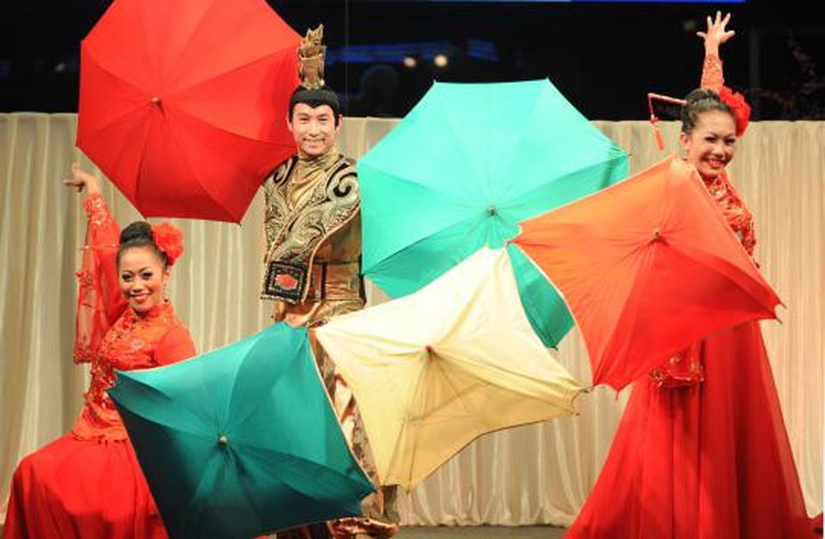 Pertunjukan sirkus di Grand Indonesia Shoping Town