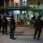 Tim Gegana Brimob Polda Sulsel bersiaga di depan Masjid Mujahidin Makassar (Liputan6.com/Istimewa)