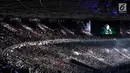 Penyanyi Citra Scholastika mengibur penonton jelang pembukaan Asian Games 2018 di Stadion Gelora Bung Karno, Jakarta, Sabtu (18/8). Dengan slogan "Energy of Asia", upacara pembukaan Asian Games mengusung budaya khas Indonesia. (Liputan6.com/ Fery Pradolo)