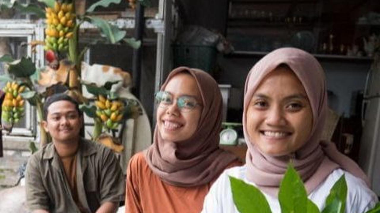 Sekelompok Pemuda di Bandung Ciptakan Cara Healing Unik, Sulap Lahan Jadi Kebun Pangan